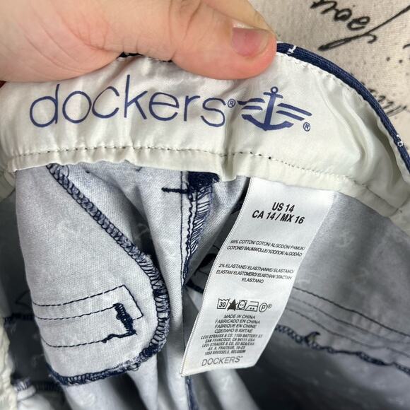 Dockers Blue and white anchor patterned shorts with pockets - Picture 3 of 10